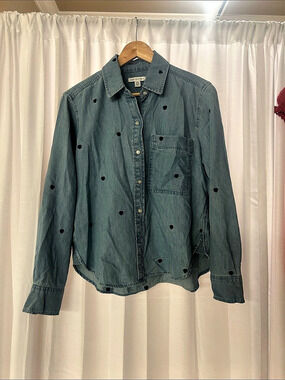 Free Assembly embroidered Heart Button Down Blue Size Small